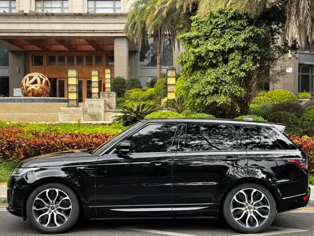 Range Rover Sport 2021 3.0 L6 Black Edition купить на сайте DeffCars
