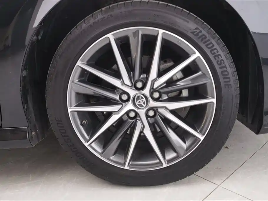 Camry 2023 2.5G Deluxe Edition купить на сайте DeffCars