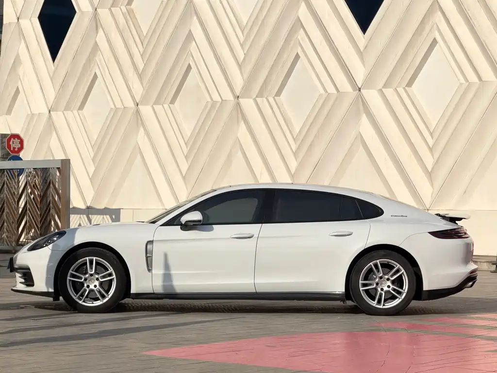 Panamera 2017 Panamera 4 Executive Extended Edition 3.0T купить на сайте DeffCars