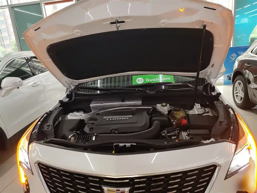 Cadillac XT4 2018 28T two-wheel drive leading model купить на сайте DeffCars