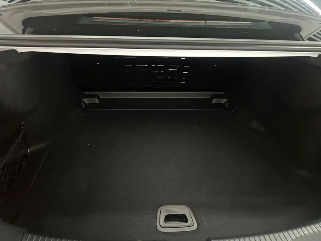 Mercedes-Benz C-Class 2025 C 260 L купить на сайте DeffCars