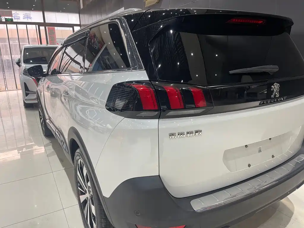 Peugeot 5008 2017 380THP 7-seater luxury GT version купить на сайте DeffCars
