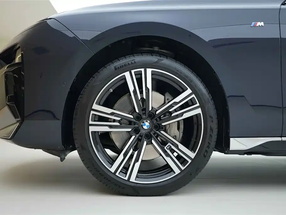 BMW 7 Series 2023 740Li Leading M Sports Package купить на сайте DeffCars