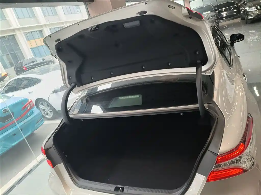 Camry 2019 2.0G Deluxe Edition National VI купить на сайте DeffCars