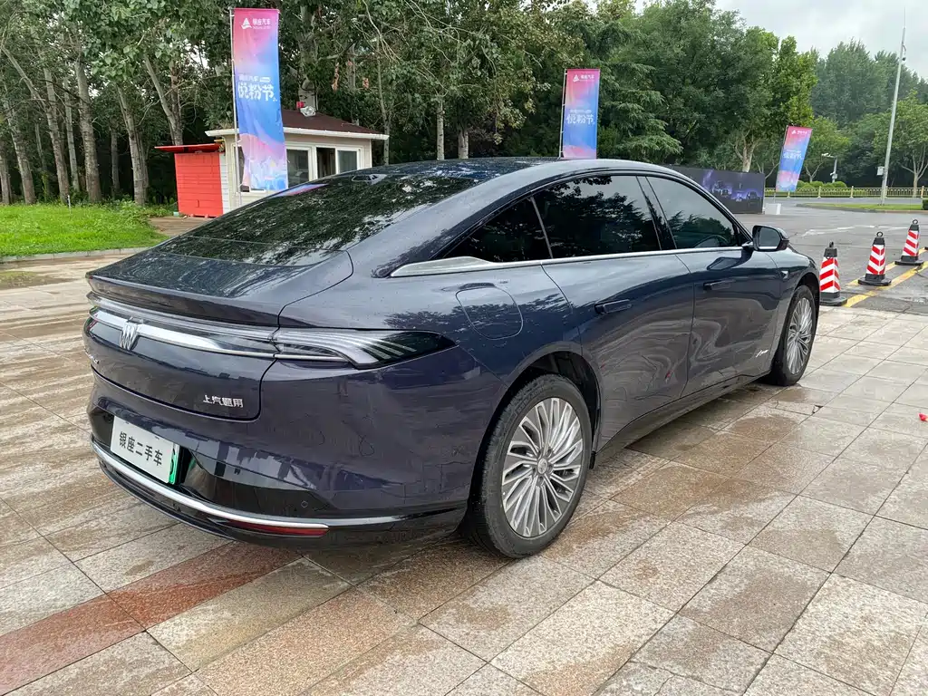 Buick Zhijing L7 2025 extended range Aivia купить на сайте DeffCars