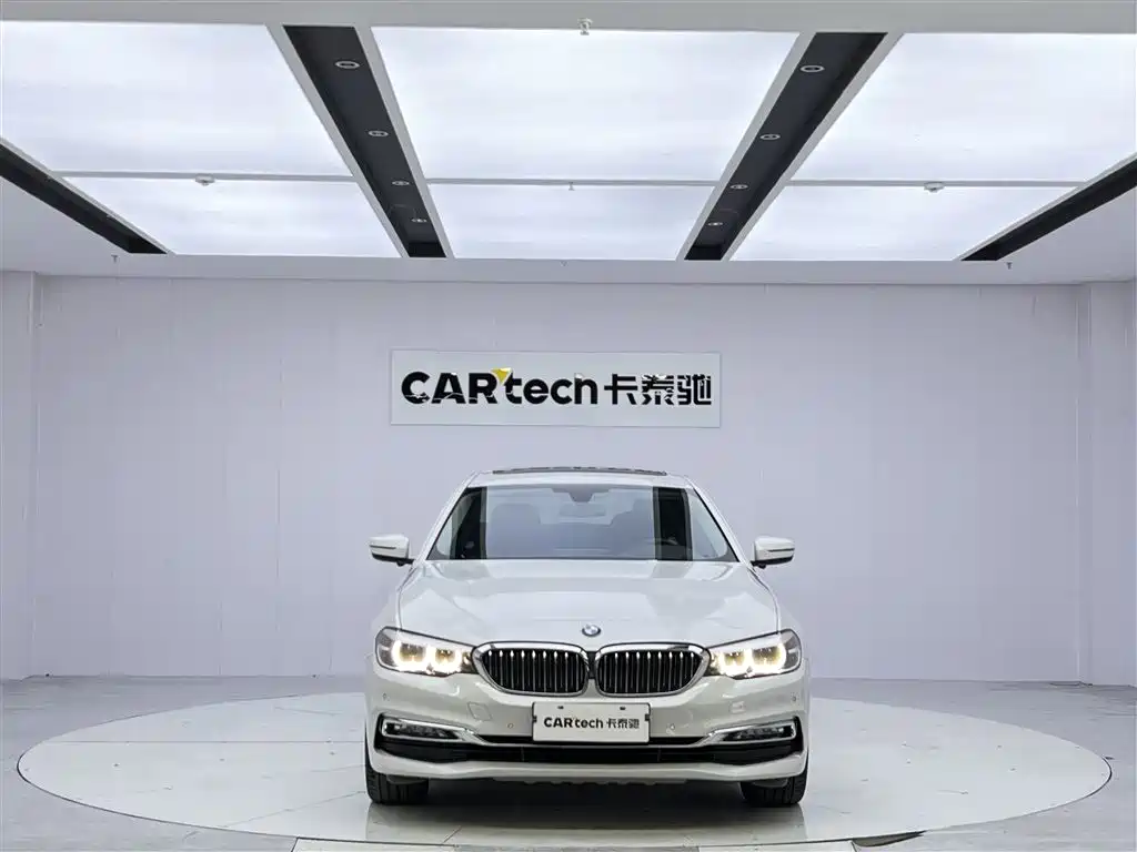 BMW 5 Series 2018 530Li Leading Luxury Package купить на сайте DeffCars