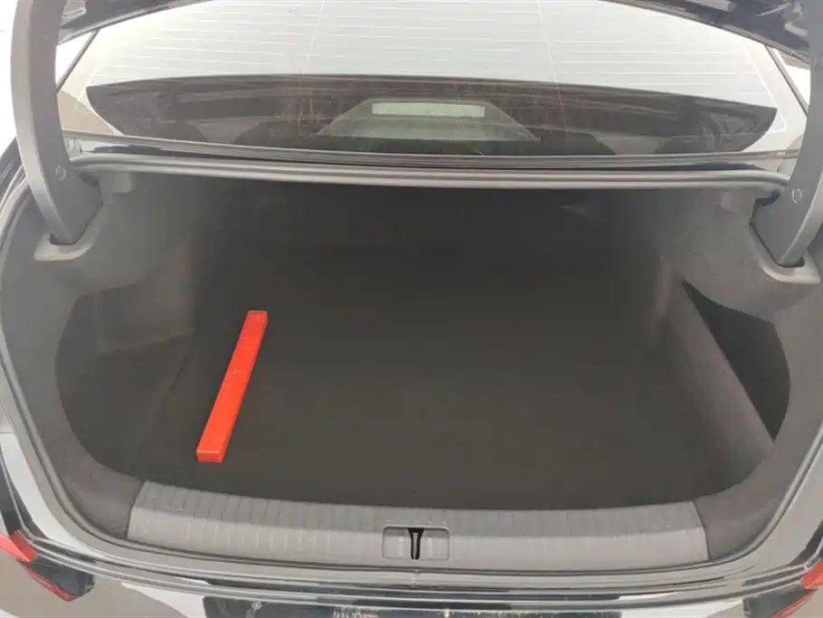 Passat 2022 330TSI Deluxe Edition купить на сайте DeffCars