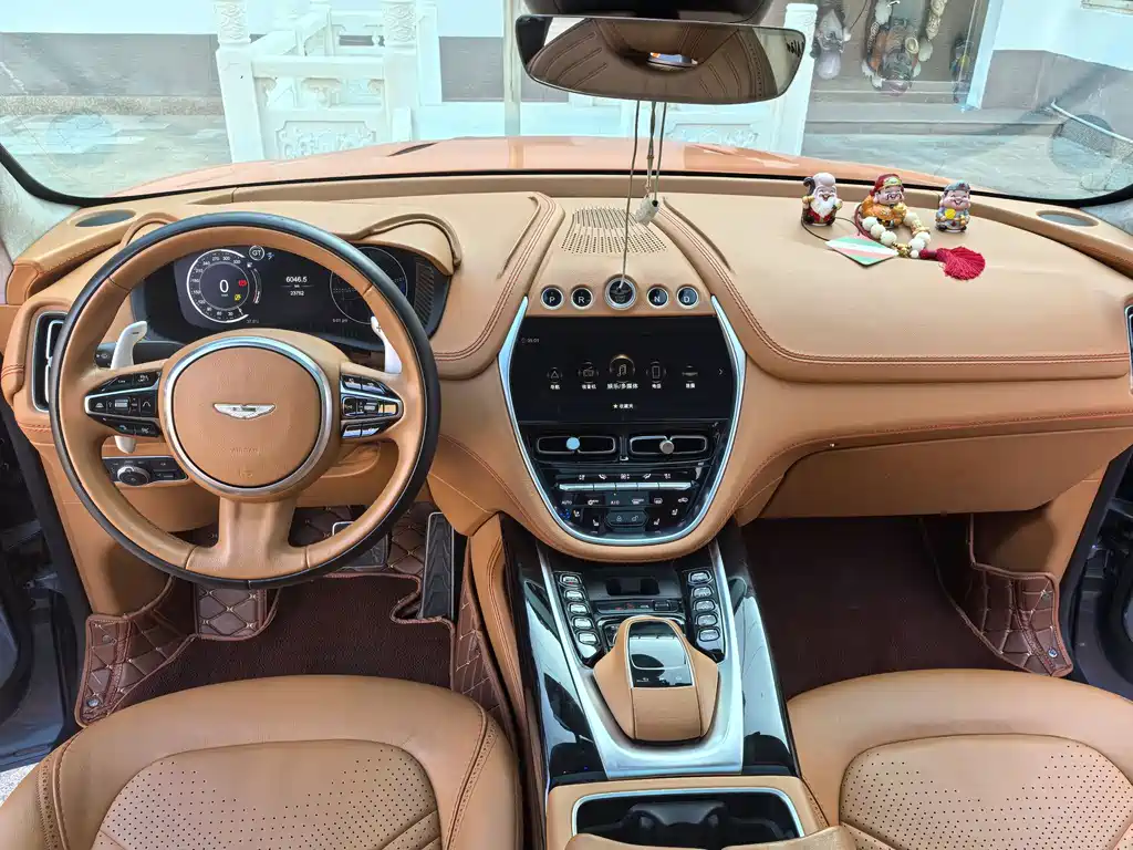 Aston Martin DBX 2022 4.0T V8 купить на сайте DeffCars