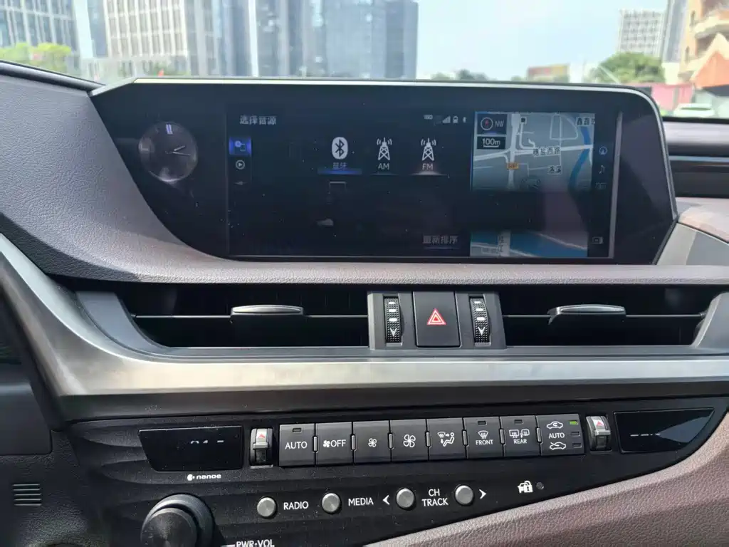 Lexus ES 2018 300h Executive Edition National V купить на сайте DeffCars