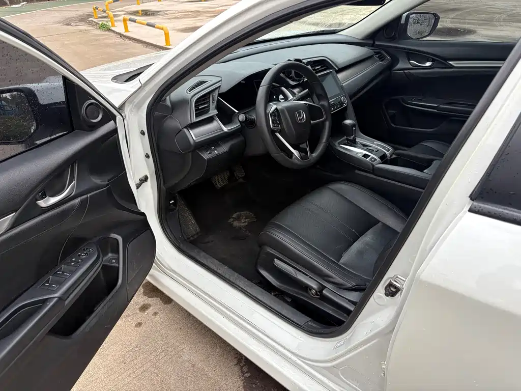 Civic 2016 220TURBO CVT Deluxe Edition купить на сайте DeffCars
