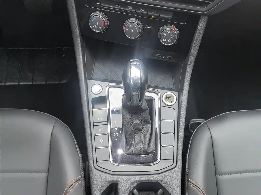 Bora 2023 model 200TSI DSG Yuexing PRO version купить на сайте DeffCars