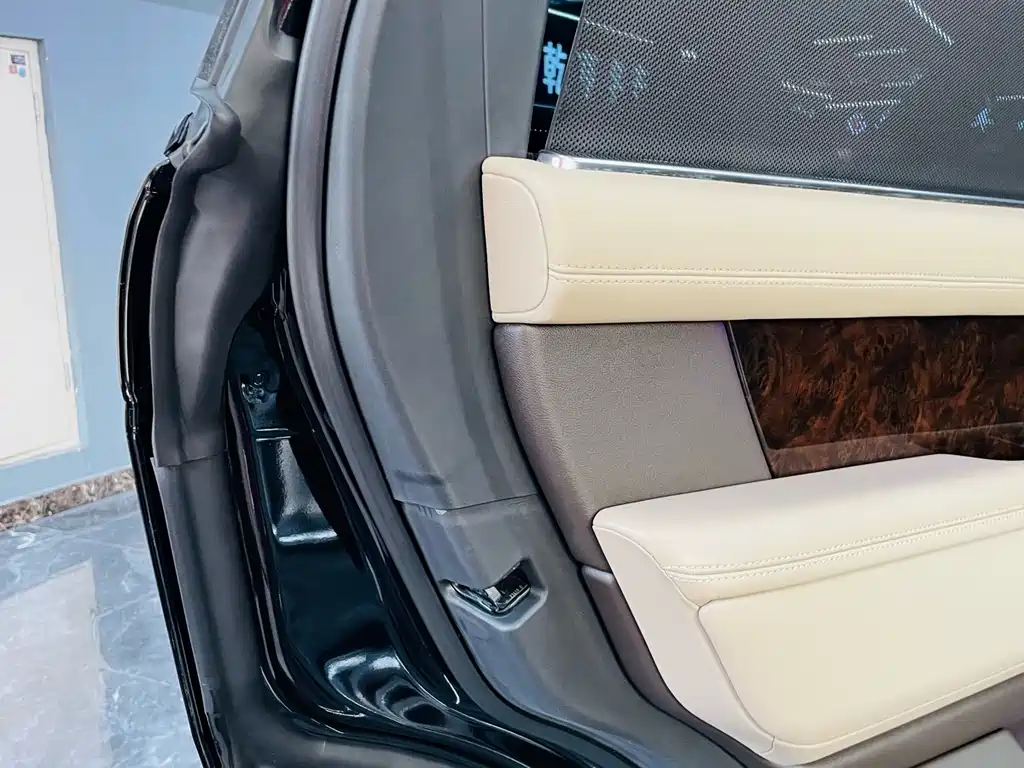 Range Rover 2022 3.0 L6 400PS Legendary Extended Classic Edition купить на сайте DeffCars