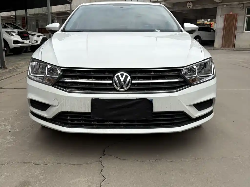 Bora 2019 Bora Legend 1.5L Automatic Fashion Type National VI купить на сайте DeffCars