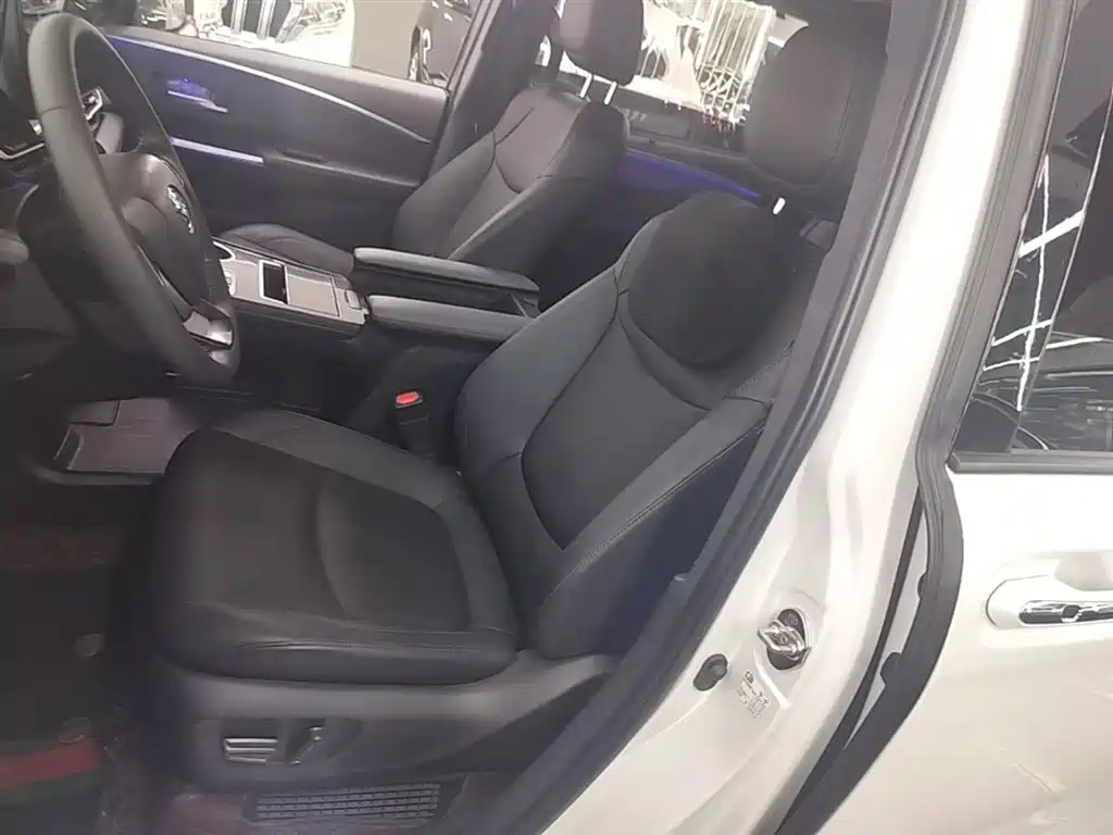 SIENNA 2023 2.5L Hybrid Premium Edition купить на сайте DeffCars