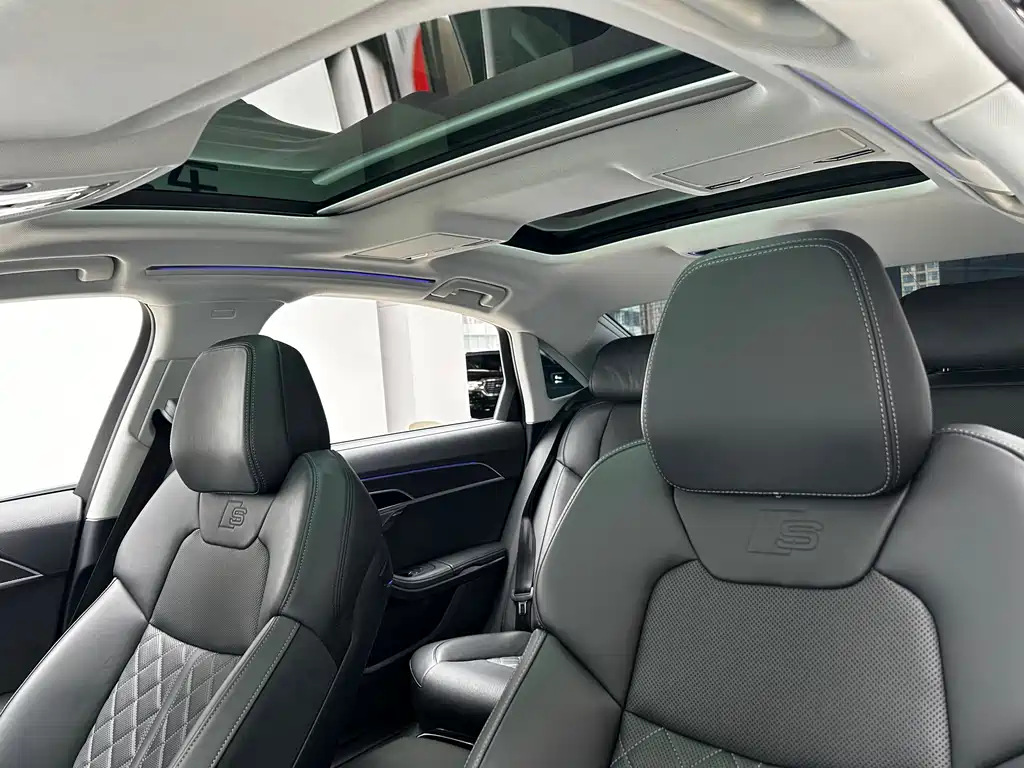 Audi A8 2023 A8L 50 TFSI quattro Premium Selection купить на сайте DeffCars