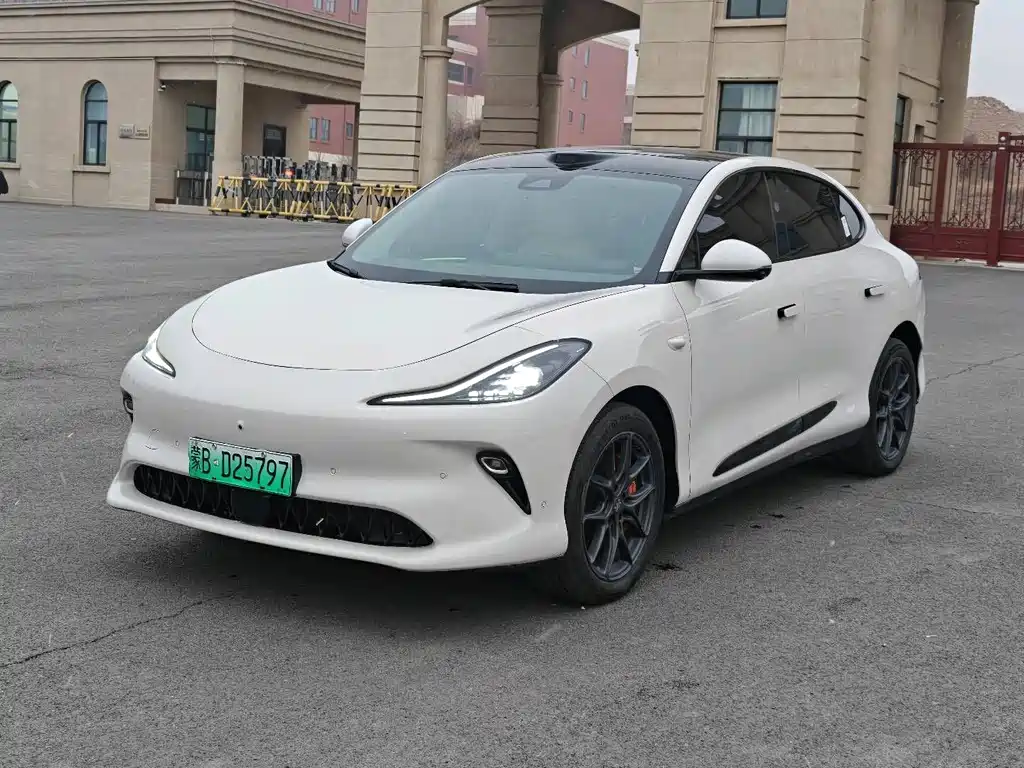 Zhiji LS6 2025 Smart Lizard Driving Edition купить на сайте DeffCars