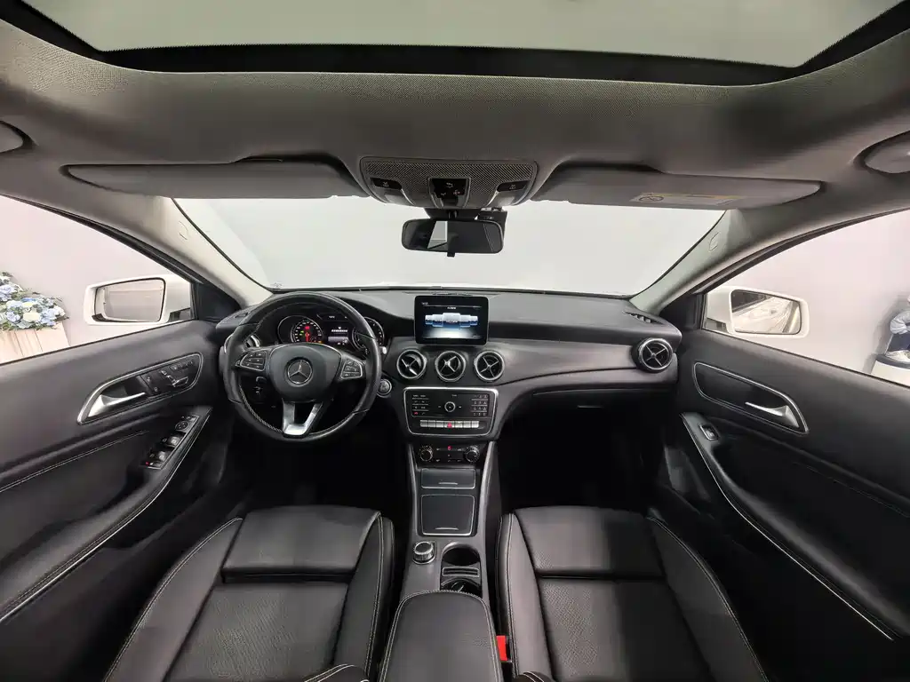 Mercedes-Benz GLA 2018 GLA 200 Fashion Model купить на сайте DeffCars