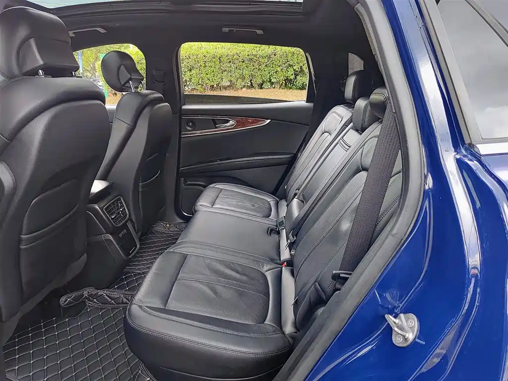 Voyager imported 2019 2.7T four-wheel drive premium version, National VI купить на сайте DeffCars
