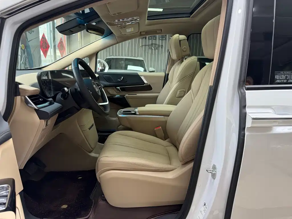 Century 2023 2.0T seven-seat premium model купить на сайте DeffCars