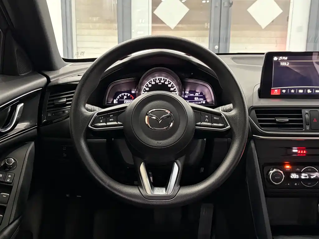 Mazda CX-4 2021 2.0L automatic two-wheel drive Blue Sky Vitality Edition купить на сайте DeffCars