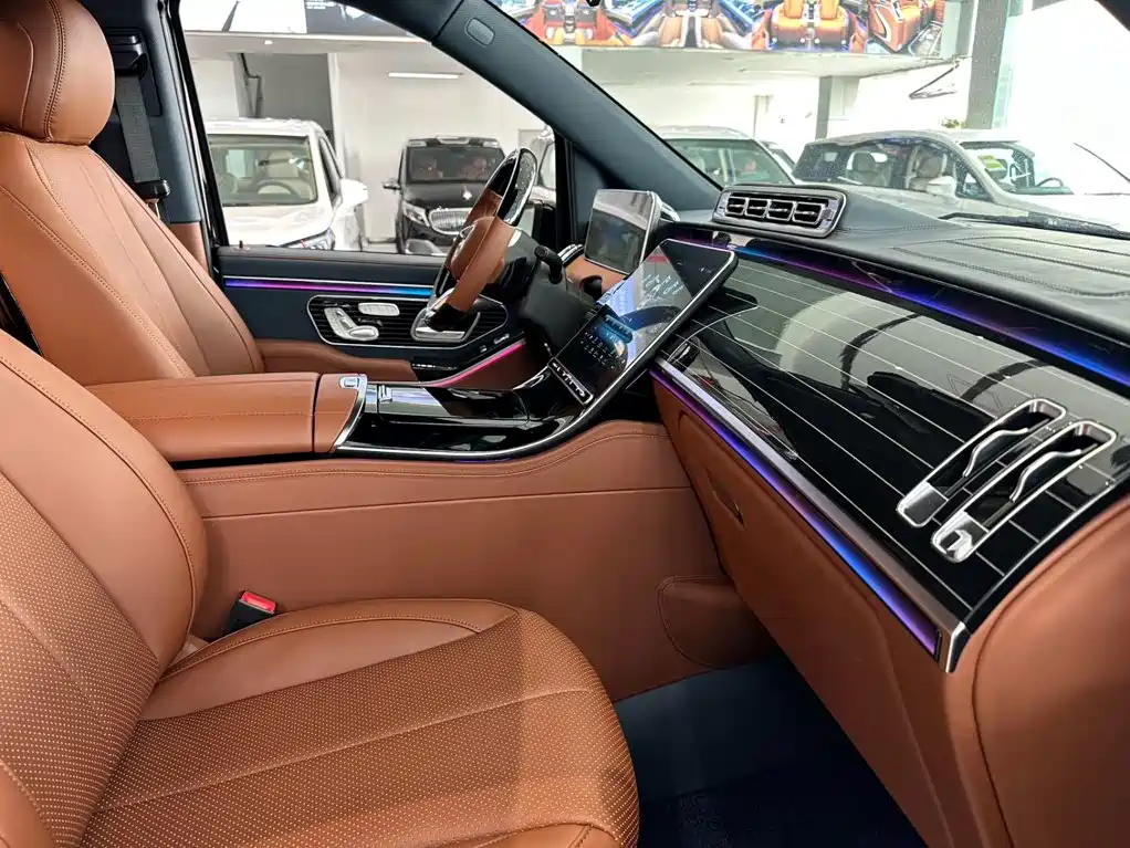 Vito 2024 2.0T Business Edition 7-seater купить на сайте DeffCars