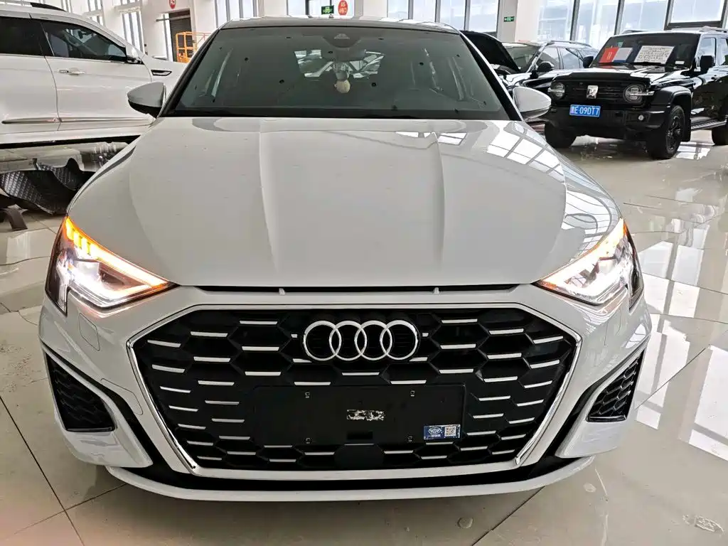 Audi A3 2023 facelift Sportback 35 TFSI stylish and sporty купить на сайте DeffCars