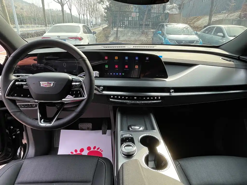 Cadillac XT5 2025 2.0T luxury model купить на сайте DeffCars