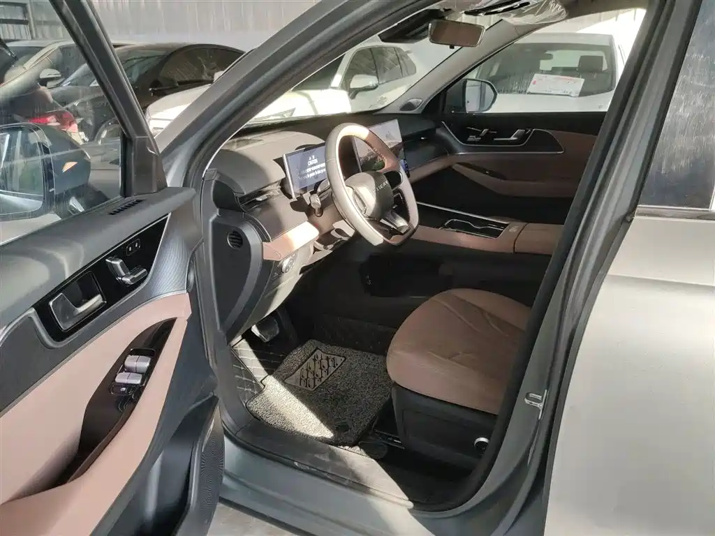 Tiggo 8L 2024 2.0T two-wheel drive premium version 5 seats купить на сайте DeffCars