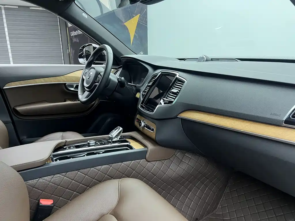 Volvo XC90 2024 B6 Zhiyi Luxury Edition 7 seats купить на сайте DeffCars