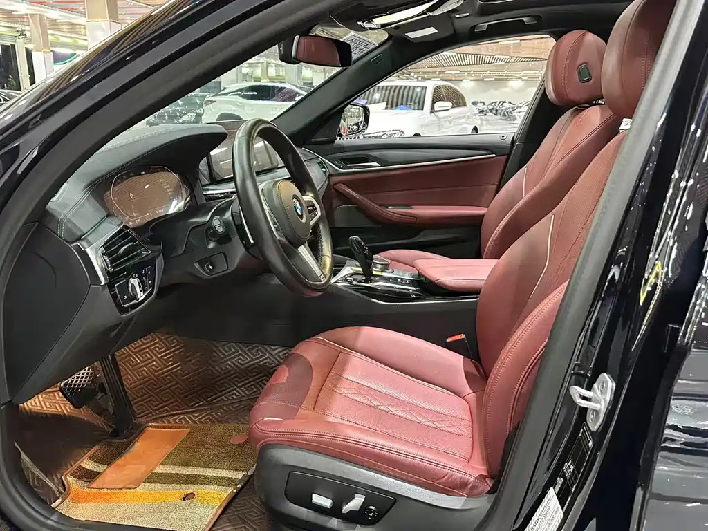 BMW 5 Series 2022 530Li Leading M Sports Package купить на сайте DeffCars