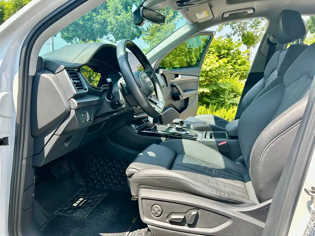 Audi Q5L 2021 40 TFSI luxury and dynamic model купить на сайте DeffCars
