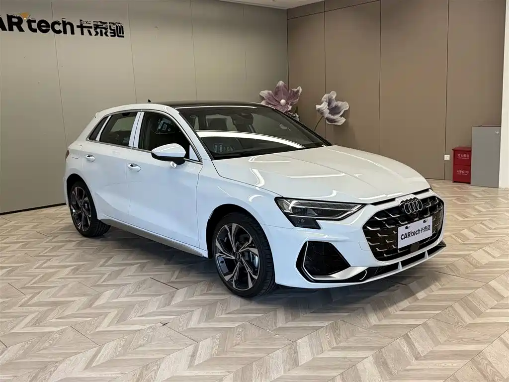 Audi A3 2025 Sportback 35TFSI Flying Spur Exclusive Model купить на сайте DeffCars