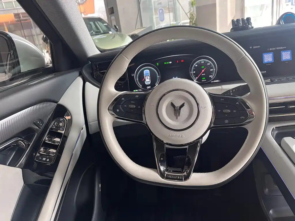 Lantu FREE 2025 318 259km four-wheel drive exploration version купить на сайте DeffCars