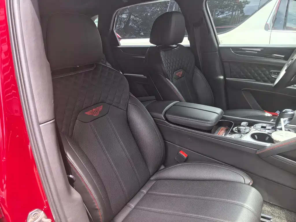Bentayga 2021 4.0T V8 купить на сайте DeffCars