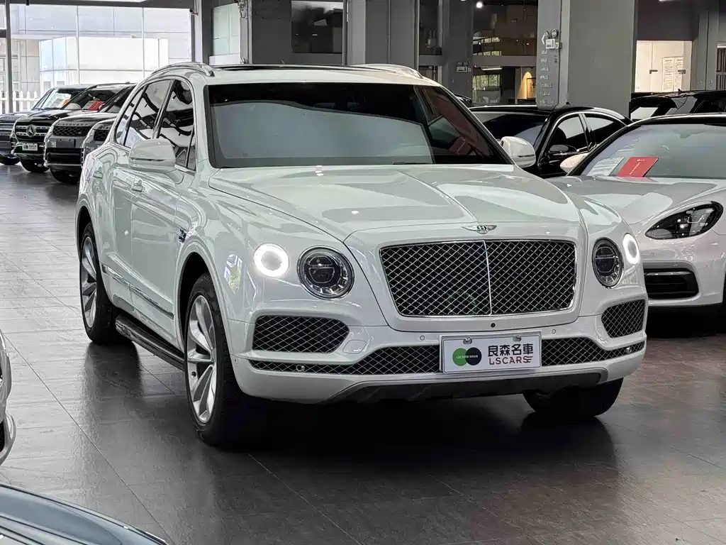 Bentayga 2018 4.0T V8 купить на сайте DeffCars