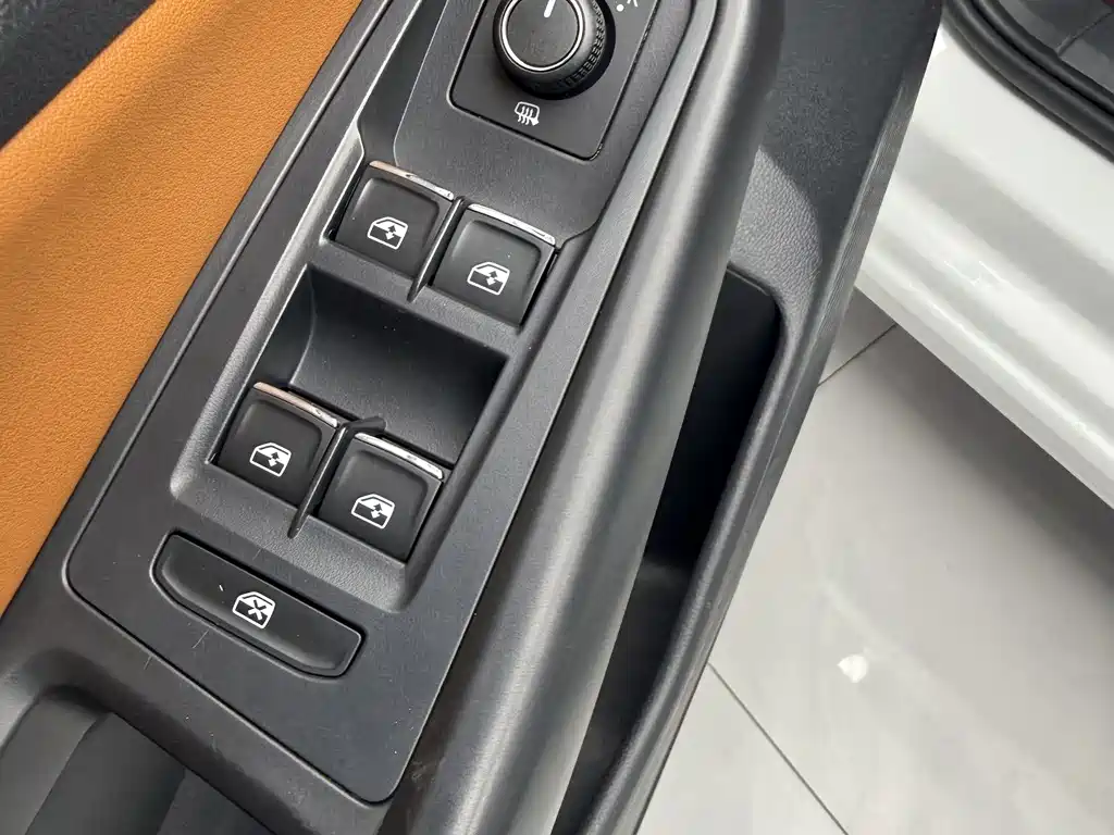 Bora 2023 model 200TSI DSG Yuexing PRO version купить на сайте DeffCars