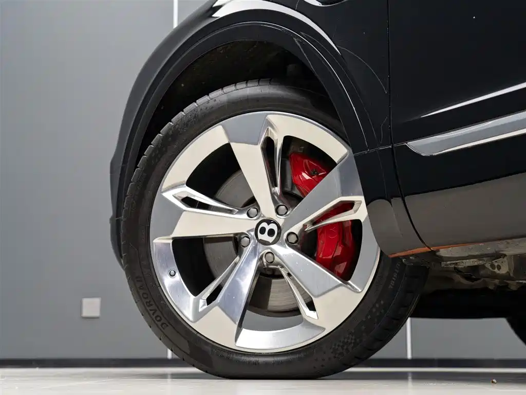 Bentayga 2017 6.0T Standard Edition купить на сайте DeffCars