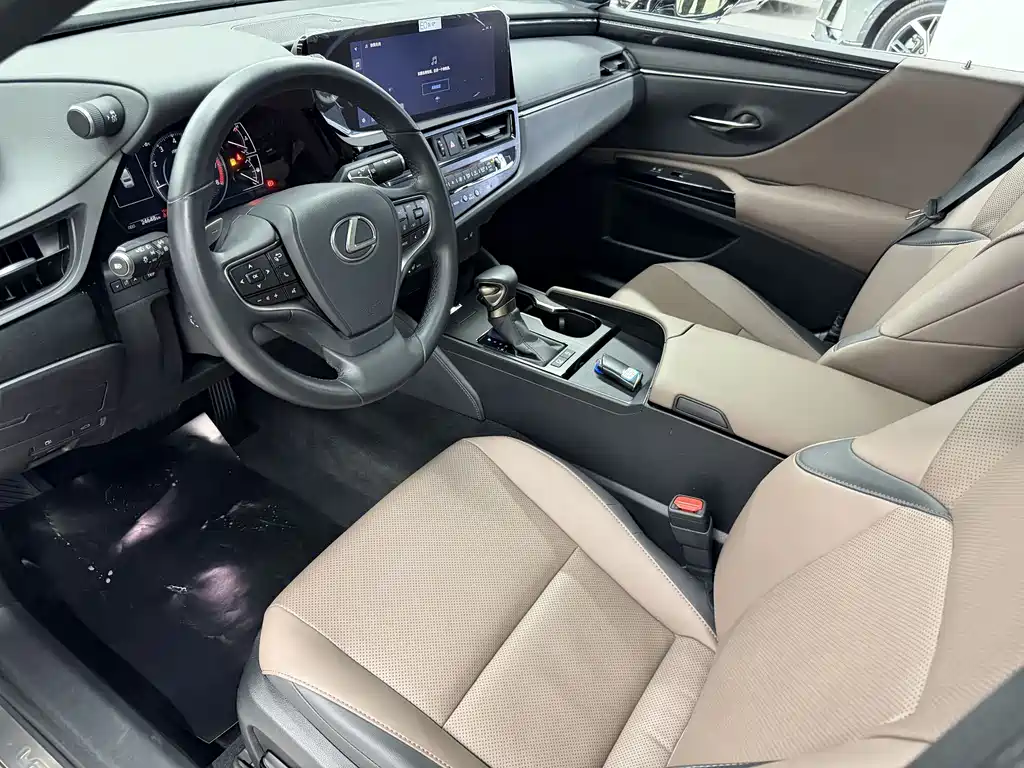 Lexus ES 2023 200 Excellence Edition купить на сайте DeffCars