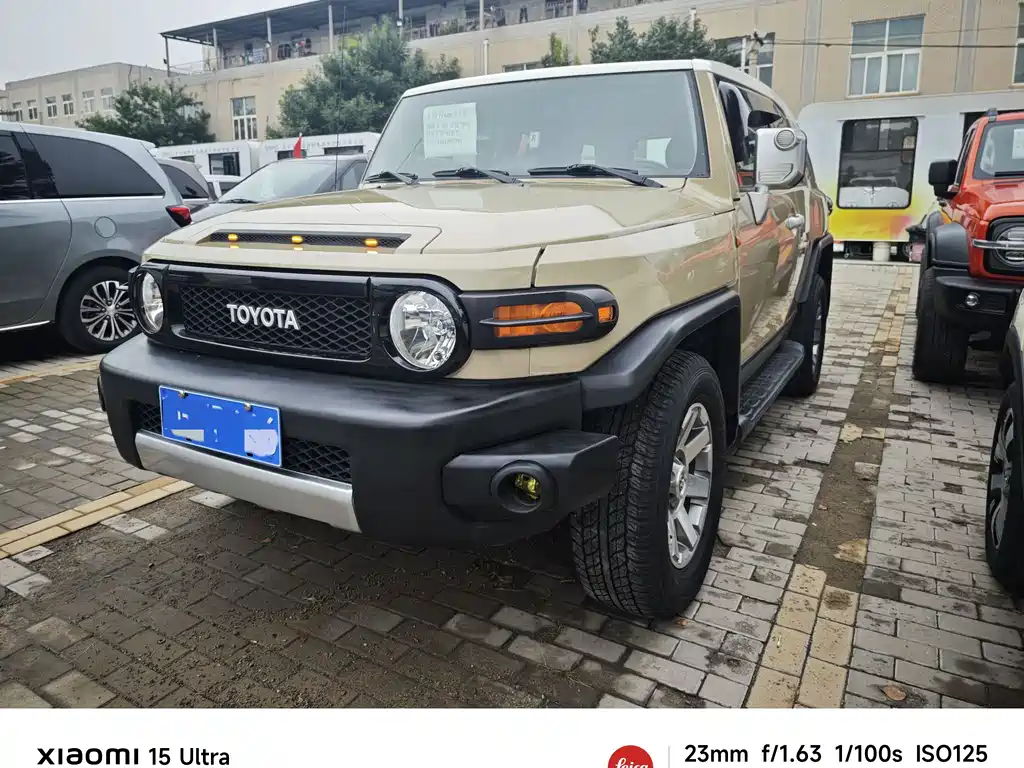 FJ Cruiser 2013 4.0L купить на сайте DeffCars