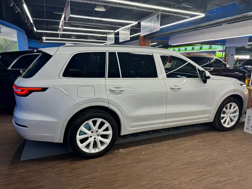 Ideal ONE 2021 extended range 6-seater version купить на сайте DeffCars
