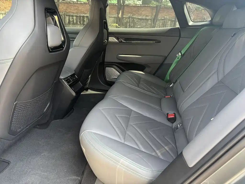 JiKrypton 001 2021 model long endurance dual motor WE version купить на сайте DeffCars