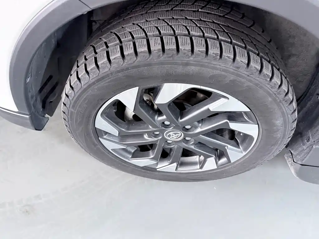 RAV4 Rongfang 2018 2.5L automatic four-wheel drive Elite i version купить на сайте DeffCars