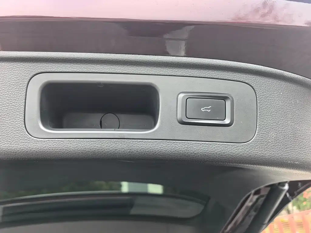 Lingyu 2021 EcoBoost 225 Collar Type 6 Seats купить на сайте DeffCars