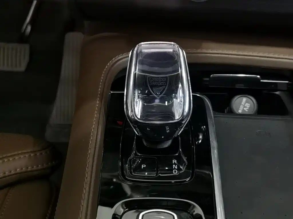 Volvo XC90 plug-in hybrid 2024 T8 Zhizun Deluxe Edition 7 seats купить на сайте DeffCars
