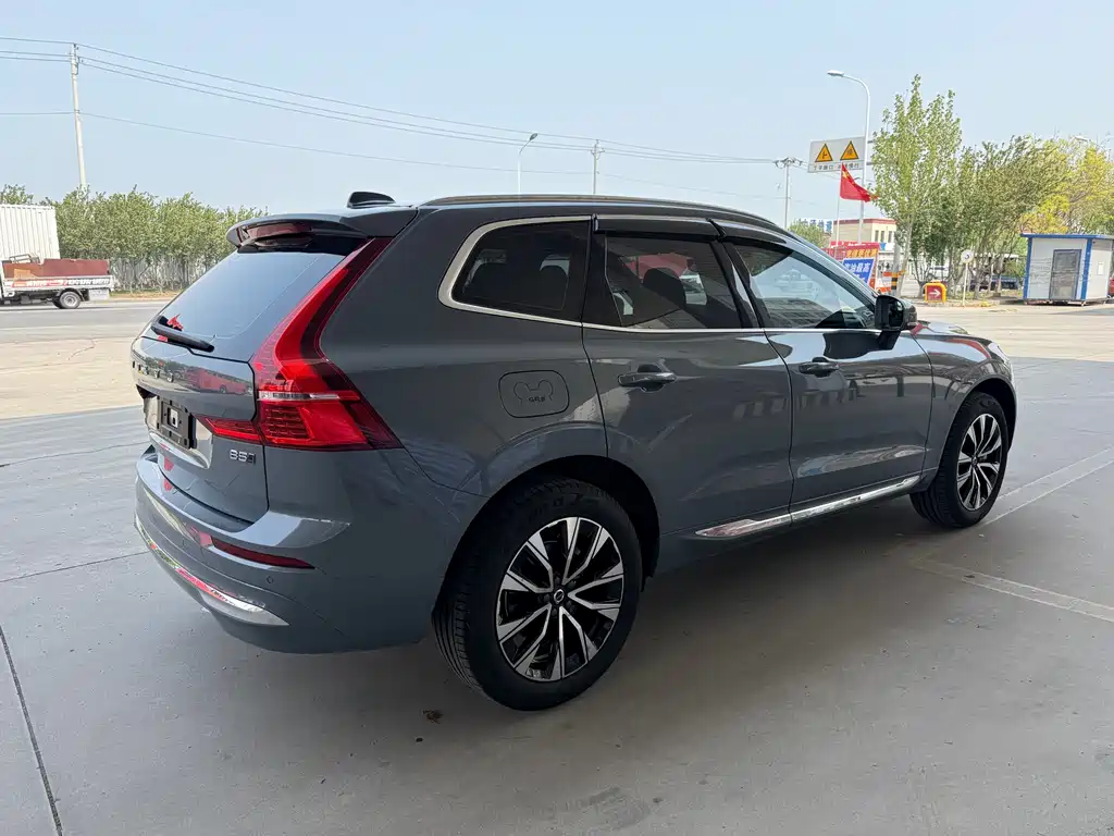 Volvo XC60 2023 B5 four-wheel drive Zhiyuan Deluxe Edition купить на сайте DeffCars