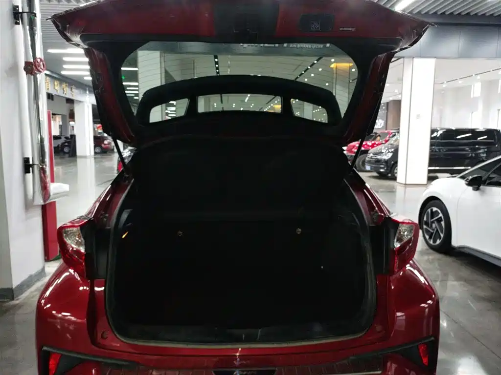 Toyota C-HR 2020 2.0L Leading Edition купить на сайте DeffCars