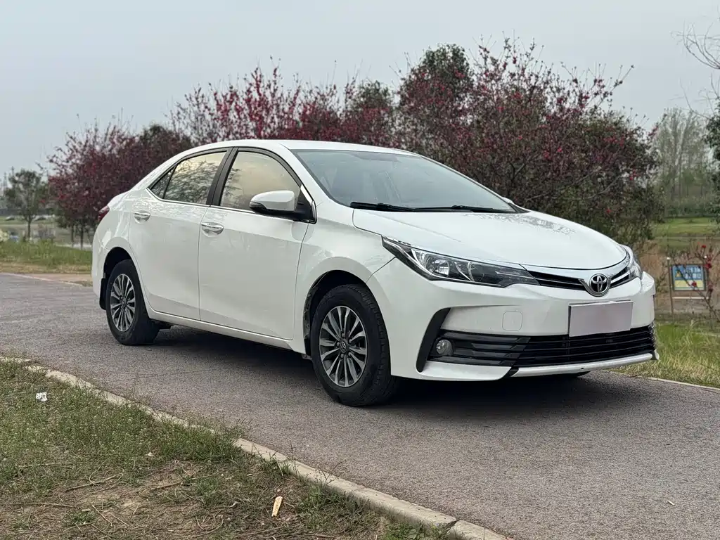 Corolla 2017 1.2T CVT GL-i купить на сайте DeffCars