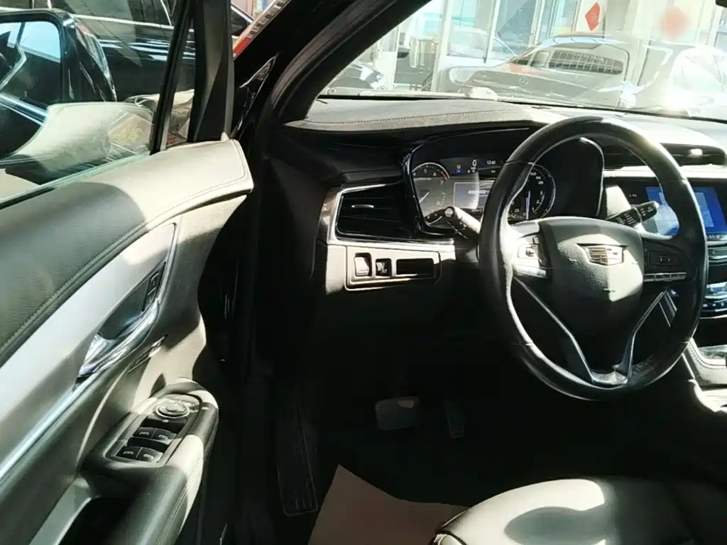 Cadillac XT6 2021 2.0T six-seat four-wheel drive stylish model купить на сайте DeffCars
