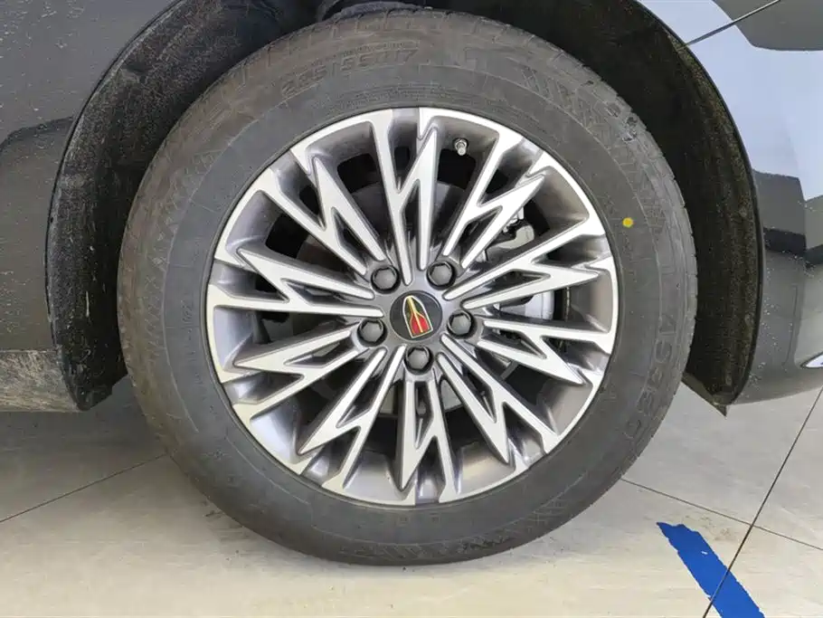 Hongqi H5 2024 1.5T DCT Zhilian Qiyun Edition купить на сайте DeffCars