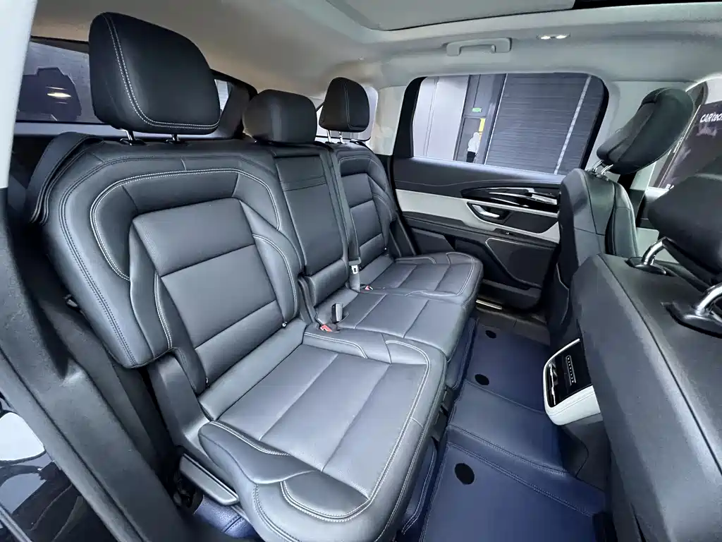 Voyager 2025 2.0T four-wheel drive Zunyi hybrid version купить на сайте DeffCars